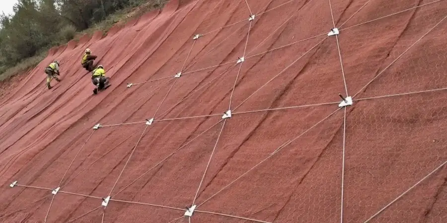 Análise de Estabilidade de Taludes em Vitória: Protegendo Obras contra Rupturas
